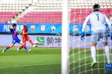 吴曦点射陈晋一盖伊建功申花3-0完胜河南