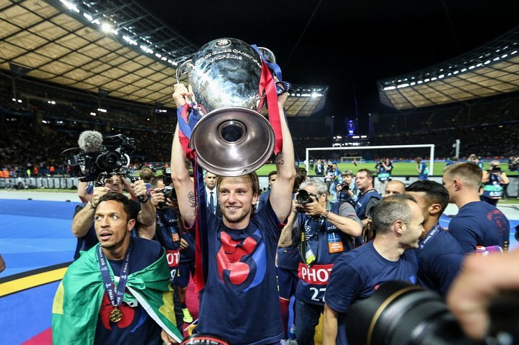 大巴黎、拜仁对轰9球！欧冠最佳宣传片，球迷都爱这样的比赛