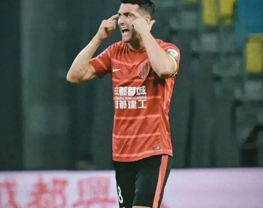 周定洋破门后拒绝庆祝：成都是我心中的第二故乡